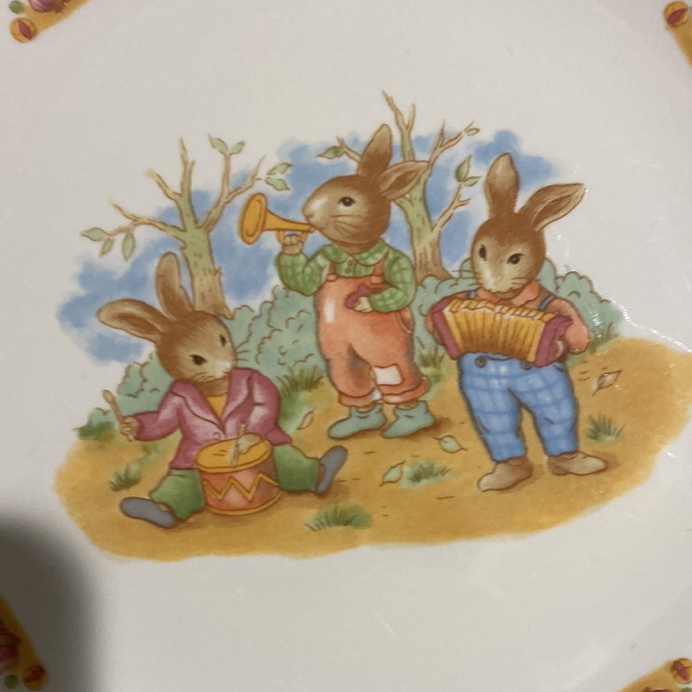 Vintage Mount Clemens brand children’s bunny pottery